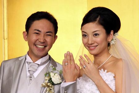林家三平（左）と国分佐智子夫妻