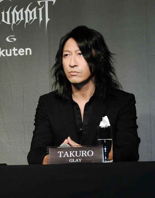 緊急記者発表会を行ったＴＡＫＵＲＯ（ＧＬＡＹ）