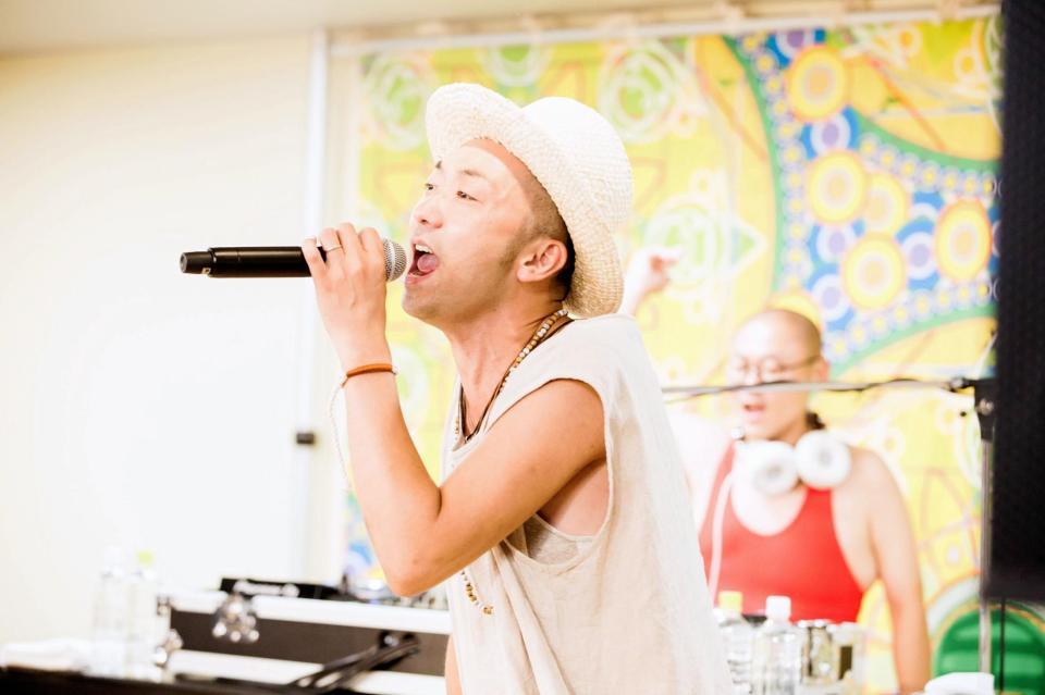 ファンモン解散後、初めてファンの前に登場したモン吉＝東京都八王子市 