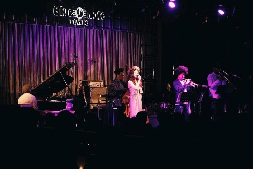 夏恒例のジャズライブを行ったＪＵＪＵ＝東京・南青山のブルーノート東京