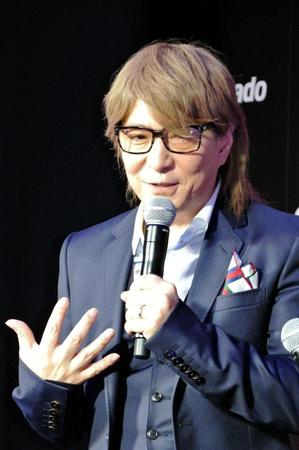 高田賢三氏の新コレクションのＣＭ曲を担当した小室哲哉＝東京・虎ノ門