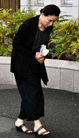 　高畑裕太容疑者の面会に訪れた高畑淳子＝前橋警察署