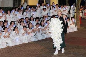宝塚歌劇団退団者「白」の秘密と伝説のパレード
