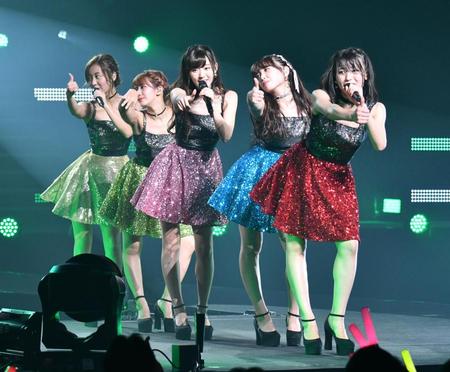 コンサートを盛り上げる℃-ｕｔｅ＝日本武道館