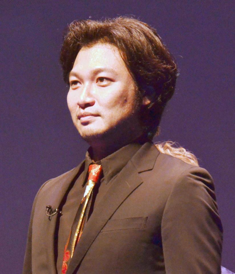 舞台への意気込みを語った青木崇高　