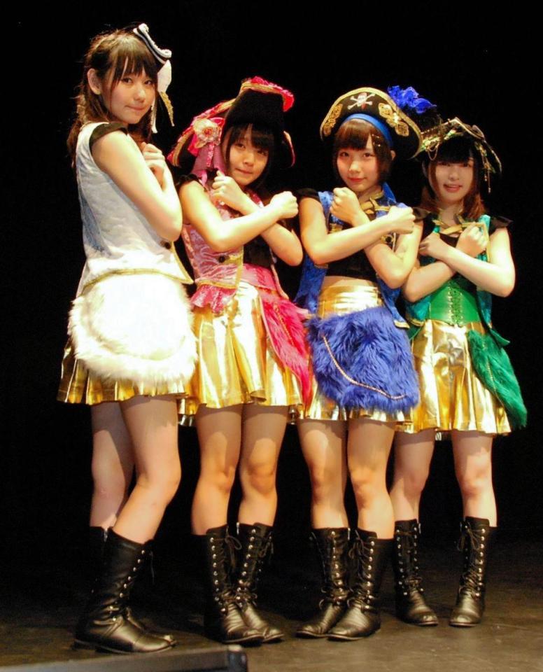 新たな受け入れ先を求めた（左から）黄金時代の日向いちか、安田帆花、葵あおい、柚木れも＝東京・マウントレーニアホール　シブヤプレジャープレジャー