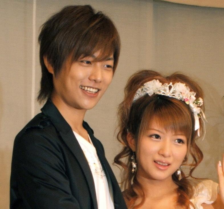 辻希美（右）と杉浦太陽