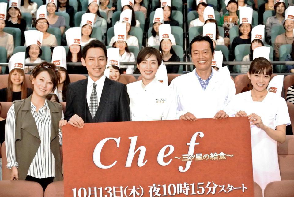 　役衣装で登壇した（左から）友近、小泉孝太郎、天海祐希、遠藤憲一、川口春奈＝東京・台場のメディアージュ