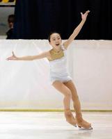 　華麗な演技を見せる本田望結＝大阪府立臨海スポーツセンター（撮影・佐藤厚）