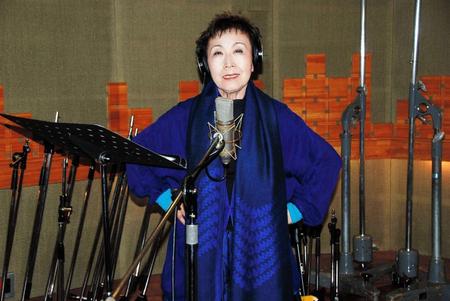 永六輔さん未発表の歌詞を曲に仕上げ、レコーディングした加藤登紀子＝東京・音響ハウス