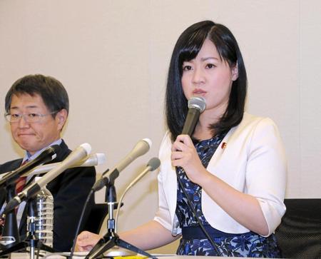 緊急会見を行った上西小百合衆院議員＝衆議院第２議員会館