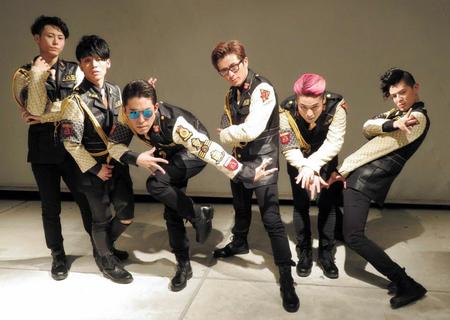 　アルバム発売イベントを開催した「ＲＡＤＩＯ　ＦＩＳＨ」＝ラゾーナ川崎