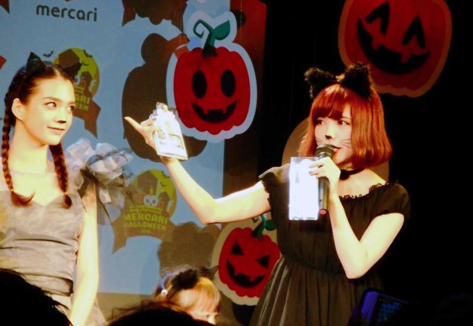 　「メルカリハロウィン」でメイク教室を行った益若つばさ＝都内