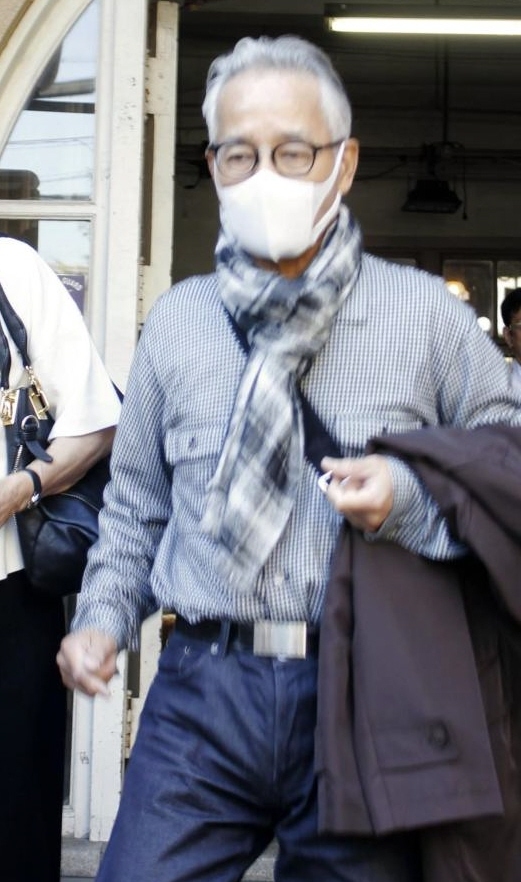 「京都国際映画祭」の会場を訪れ、弟子の故テントさんの出演作品を鑑賞した上岡龍太郎さん＝京都市内