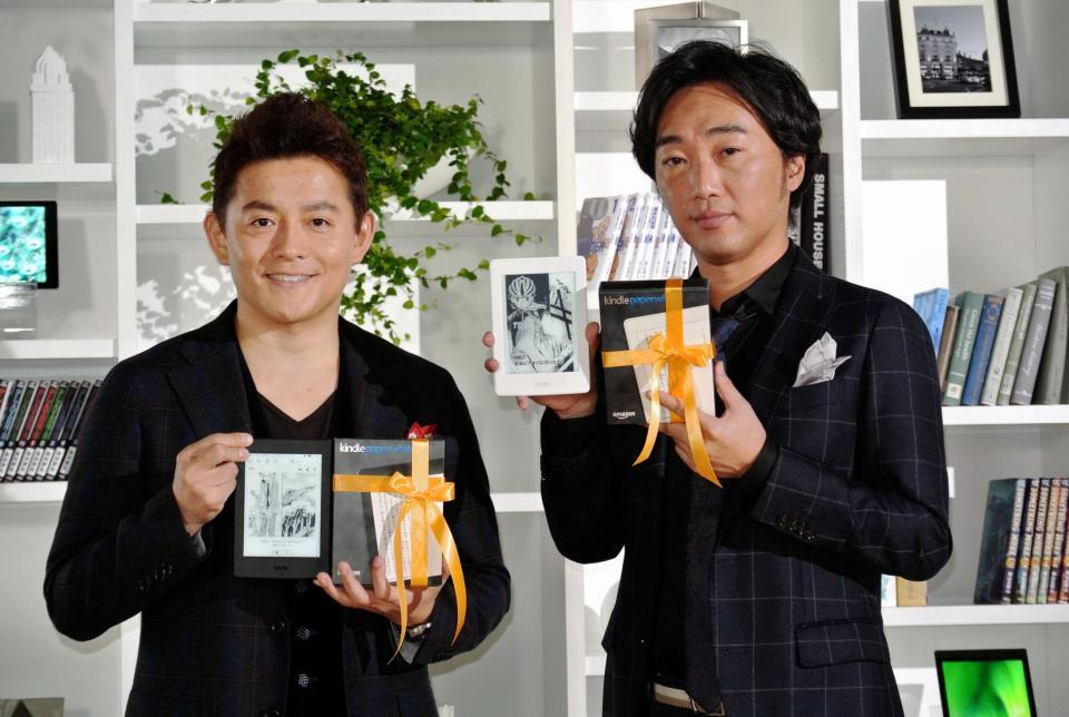 漫画への愛着を語ったスピードワゴンの井戸田潤（左）と小沢一敬＝東京・目黒