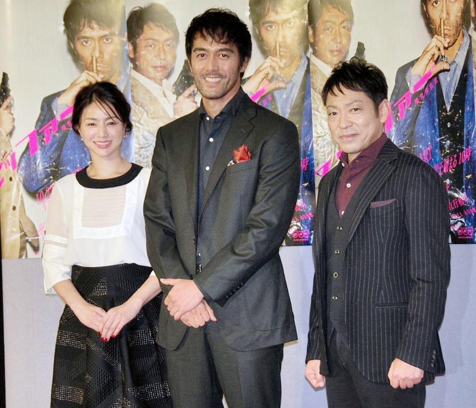 「スニッファー嗅覚捜査官」に出演する（左から）井川遥、阿部寛、香川照之