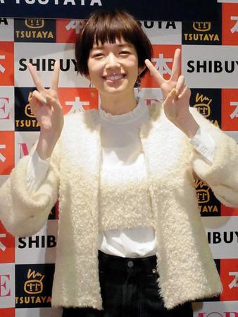 　モデルの佐藤栞里