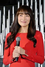 浦和・槙野と熱愛報道の女優　クリスマスツリーは「今度家族と」