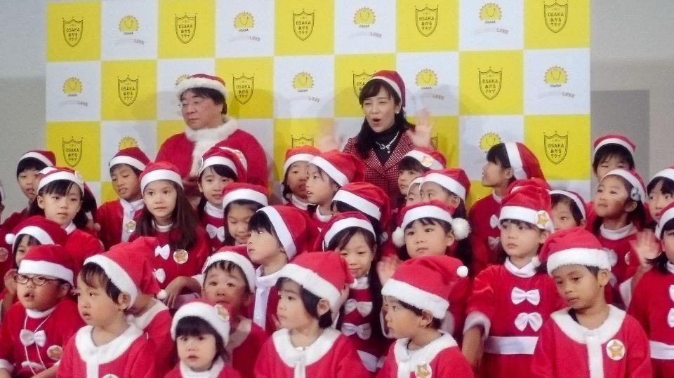 「Ｏｓａｋａ　Ｇｒｅａｔ　Ｓａｎｔａ　Ｒｕｎ」会見に出席した西田ひかる＝大阪市