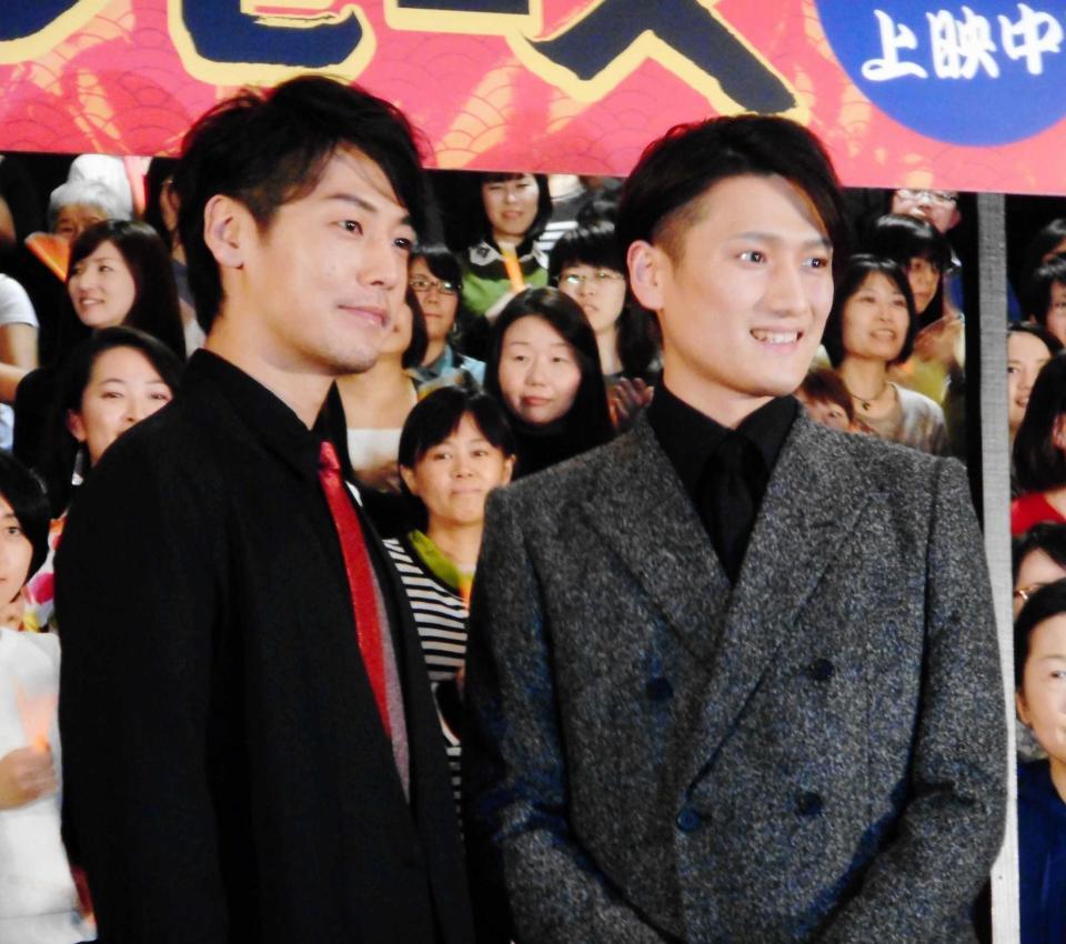 　トークイベントを行った福士誠治（左）と中村隼人＝都内