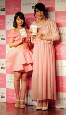 健康食品「ぷりぷりプリンセス」のＰＲイベントに参加したＫＡＢＡ．ちゃん（右）と永尾まりや