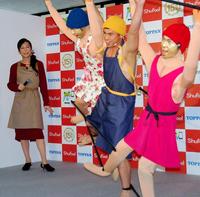 ＳＭＡＰ解散を惜しんだミッツ・マングローブ（左）とベッキーについて語った小島よしお＝東京・赤坂のベクトルラウンジ