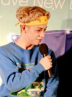 ＡＩロボット「Ｍｕｓｉｏ」の製品発表会に登場したりゅうちぇる＝東京・二子玉川の蔦屋家電