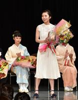 第４０回山路ふみ子映画賞で新人女優賞を受賞した松岡茉優＝ヤクルトホール