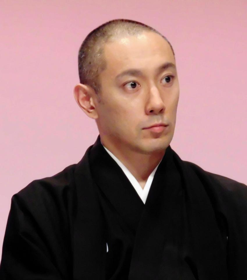 会見に出席した市川海老蔵＝都内