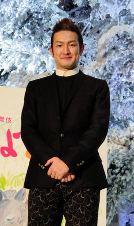 トークショーを行った中村獅童＝東京・丸の内