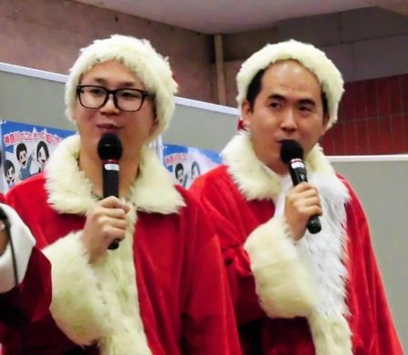 　Ｍ－１新王者の銀シャリについて語ったトレンディエンジェルの（左から）たかし、斎藤司＝横浜市内