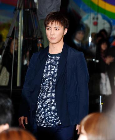 　テレビ朝日のドラマ「不機嫌な果実」制作発表会見に登場した成宮寛貴