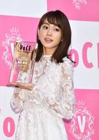 ２０１６年“最も美しい顔”に選ばれた桐谷美玲＝パレスホテル東京