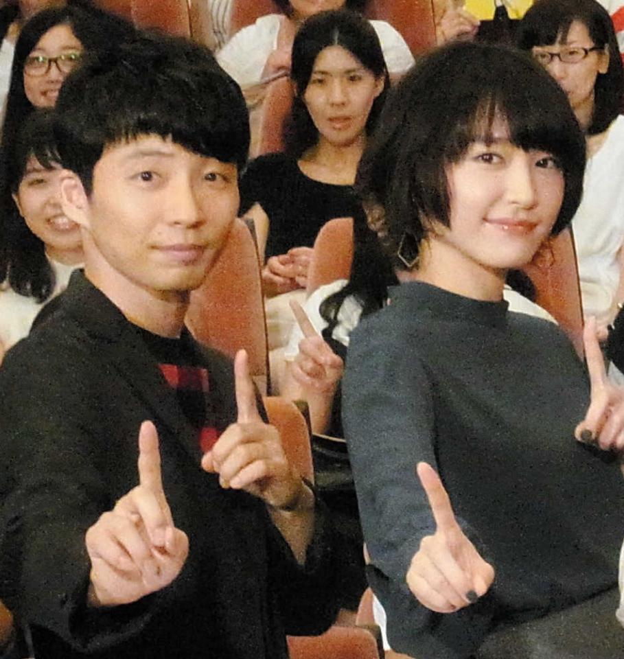 「逃げるは恥だが役に立つ」に出演する星野源（左）と新垣結衣