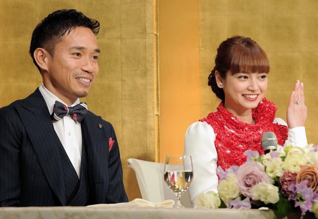 平愛梨 関白宣言 の妻像目指す 長友と結婚会見 堪え忍ぶ女性に 芸能 デイリースポーツ Online