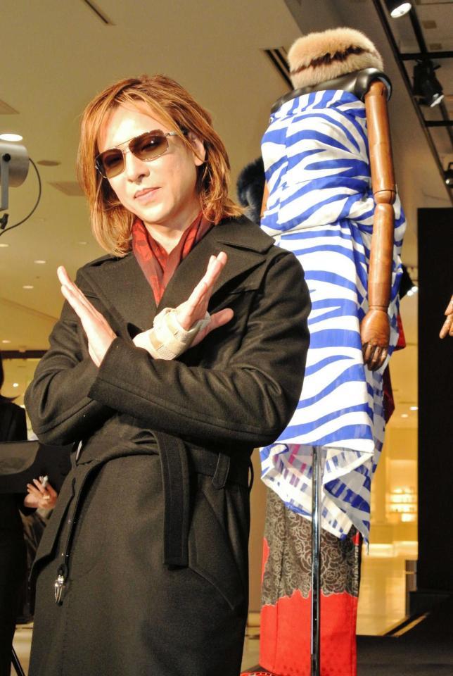 　「キモノドレス」を紹介したＹＯＳＨＩＫＩ＝東京・伊勢丹新宿店