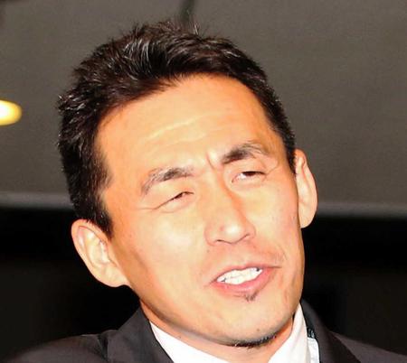 　第３子となる女児が生まれたことを報告した石田靖