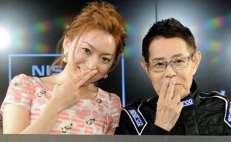 　加藤茶（右）と綾菜夫人