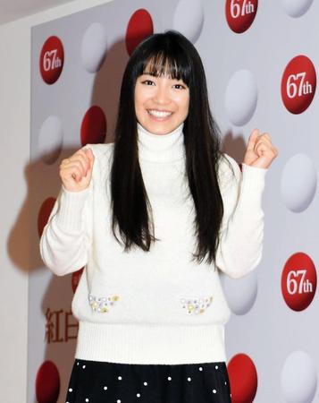 本番へ向けガッツポーズを決めるｍｉｗａ＝東京・渋谷区のＮＨＫホール（撮影・開出牧）