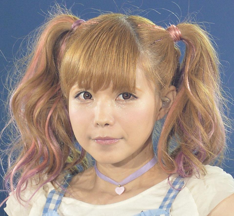 タレントの益若つばさ