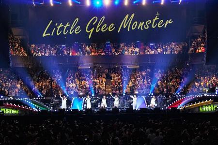 初武道館公演を開催したＬｉｔｔｌｅ　Ｇｌｅｅ　Ｍｏｎｓｔｅｒ（左から）かれん、ＭＡＹＵ、芹奈、ｍａｎａｋａ、麻珠、アサヒ＝日本武道館