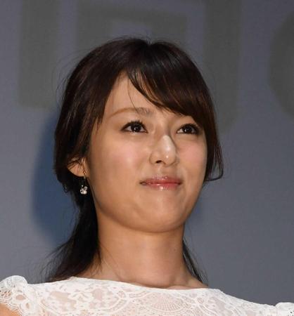 女優の深田恭子