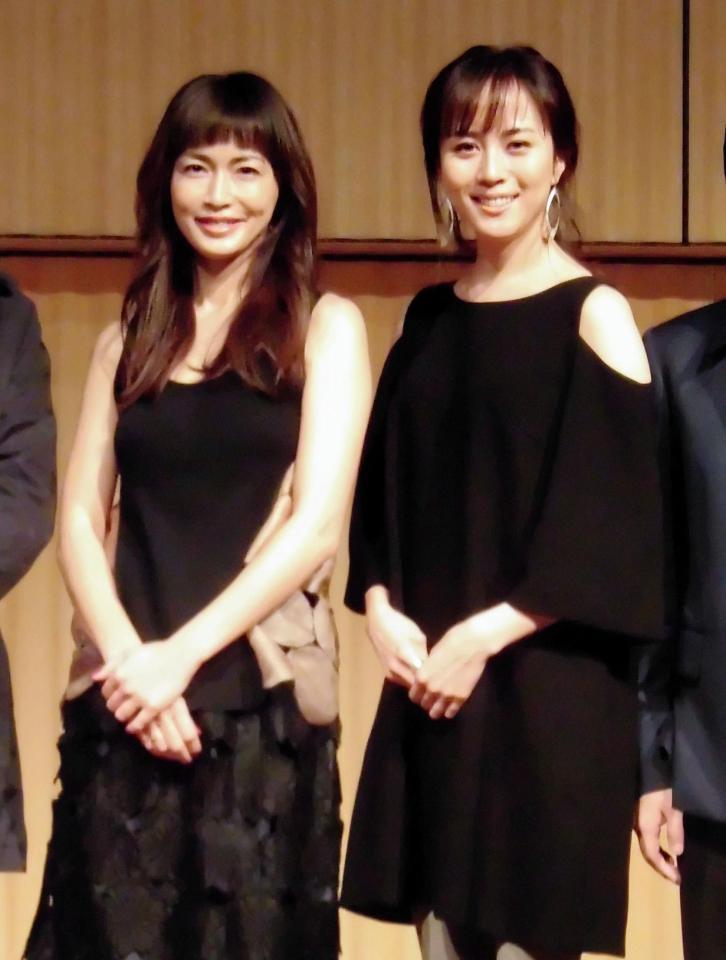 トークイベントに出席した長谷川京子（左）と比嘉愛未＝都内