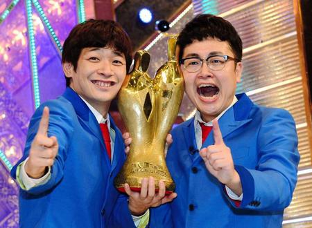 「Ｍ-１グランプリ２０１６」を制した銀シャリの鰻和弘（左）と橋本直