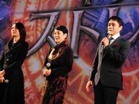 映画「ドクター・ストレンジ」のスペシャルイベントに登場した（左から）松下奈緒、樋口可南子、三上哲＝東京・歌舞伎町シネシティ広場