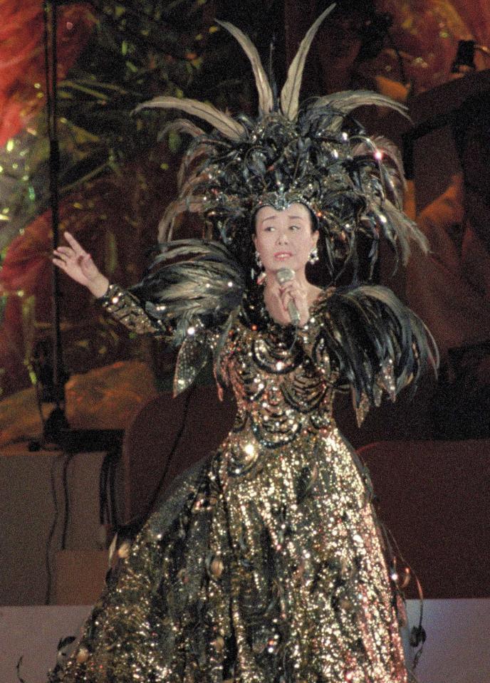 　東京ドームでコンサートを行った美空ひばりさん＝１９８８年４月１１日