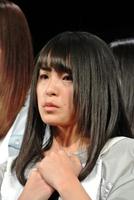 涙の跡をくっきりとつけて“泣かない宣言”した乃木坂46の大園桃子＝東京・渋谷