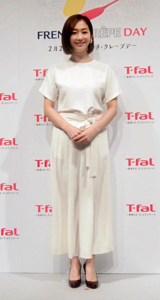 結婚後初めて公の場に登場した優香＝都内