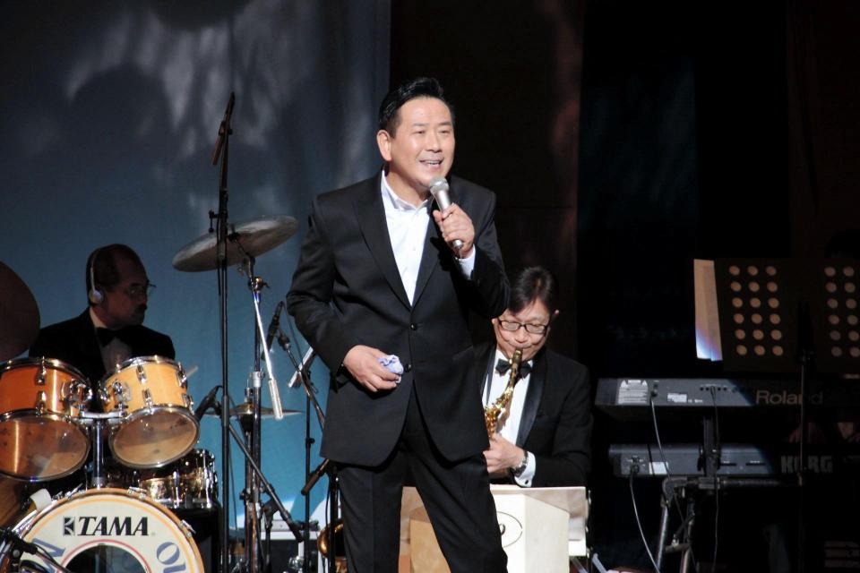 北川裕二 ファン200人に新曲披露 「ついておいでよ」稀勢の里