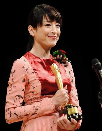 　主演女優賞に輝き感激の宮沢りえ＝東京・文京シビックホール・大ホール（撮影・開出牧）